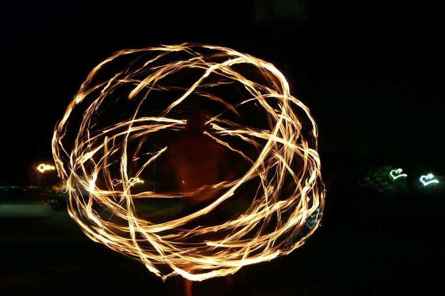 Cube spinning W/poi