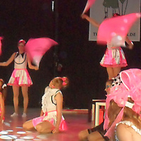 Let the puppets dance!