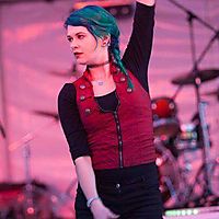 Pod poi and green hair