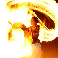 Crazy hot fan dance!