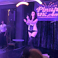 Miss Pin Up UK - Led poi