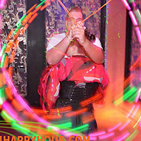 Weave around a hug : ultimate PLUR poi!